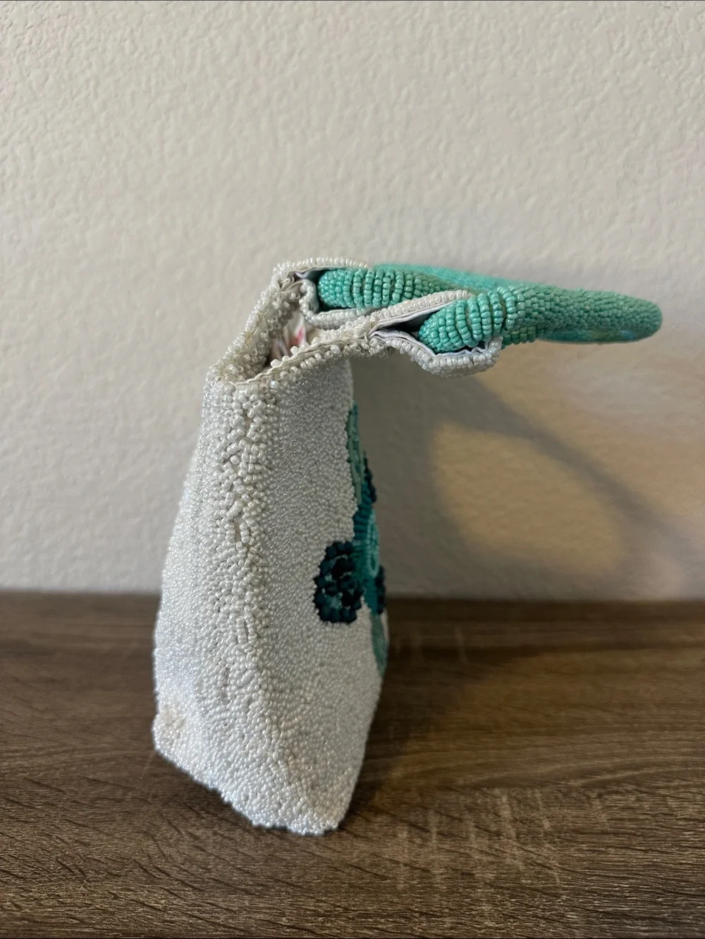 VIRAL TURTLE BEADED BAG - Picture 5 of 6